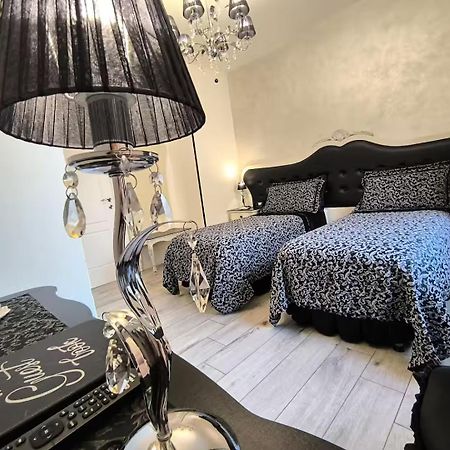 Alloggio Turistico Giulietta E Romeo - Intero Appartamento - Villafranca Di Verona, Zimmer, Holiday Rooms Exteriér fotografie