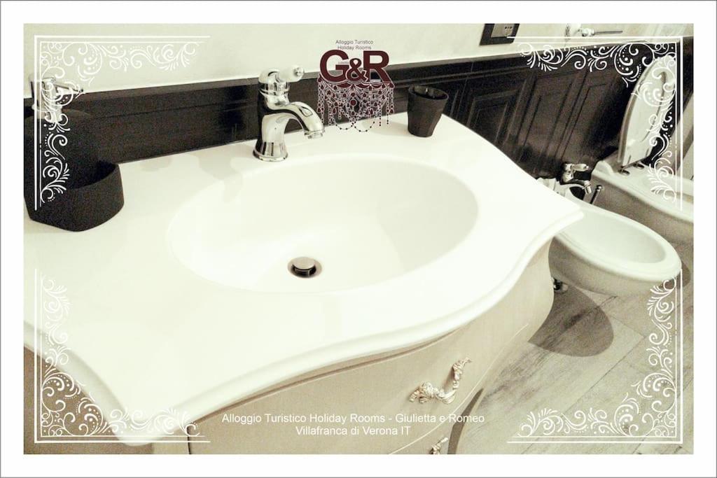 Alloggio Turistico Giulietta E Romeo - Intero Appartamento - Villafranca Di Verona, Zimmer, Holiday Rooms Exteriér fotografie