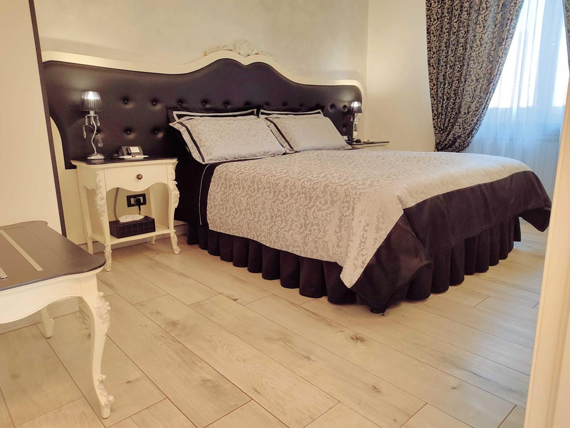Alloggio Turistico Giulietta E Romeo - Intero Appartamento - Villafranca Di Verona, Zimmer, Holiday Rooms Exteriér fotografie